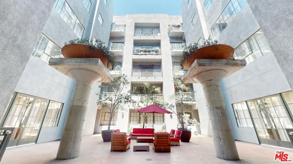 420 S San Pedro Street #421 Los Angeles, CA 90013
