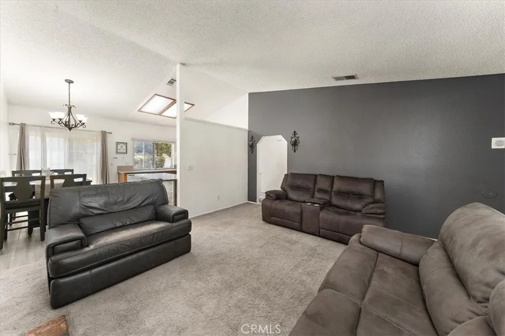 1137 Bautista Lane Colton, CA 92324
