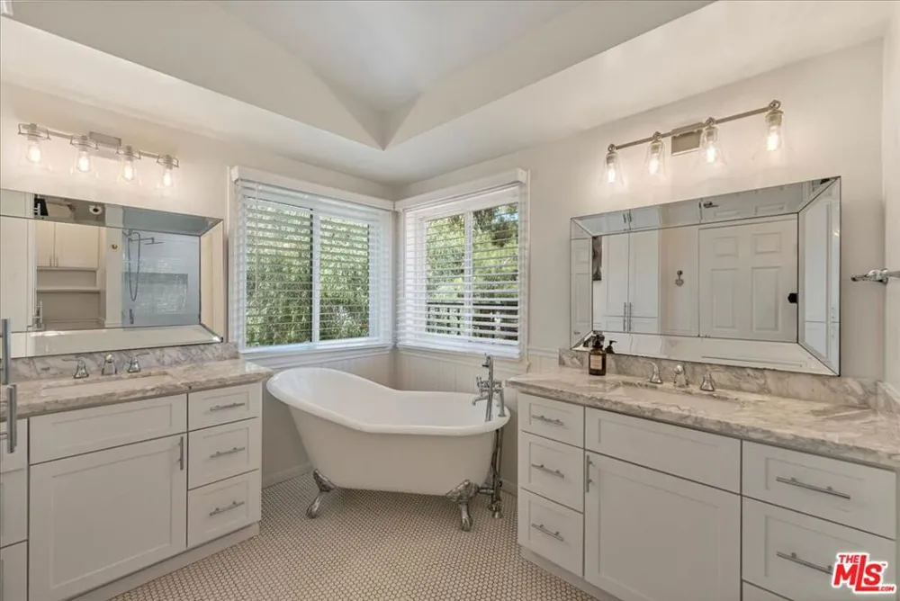 12834 Landale Street Studio City, CA 91604