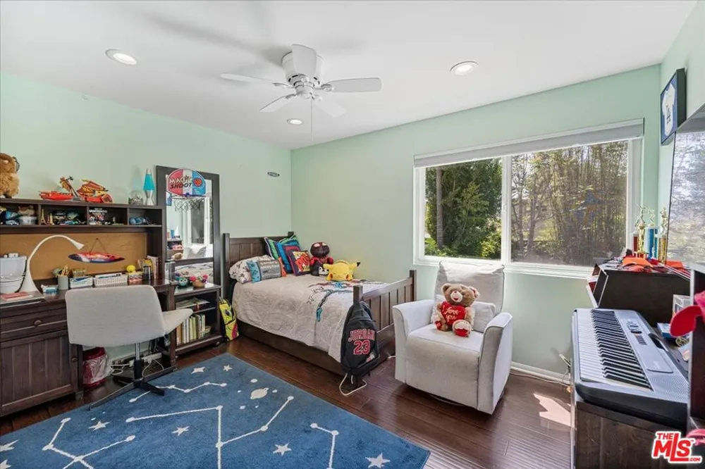 12834 Landale Street Studio City, CA 91604