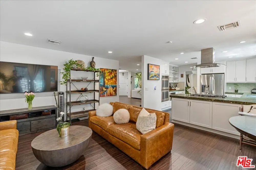 12834 Landale Street Studio City, CA 91604
