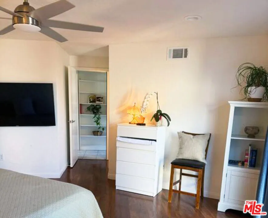 5552 Bill Cody Road Hidden Hills, CA 91302