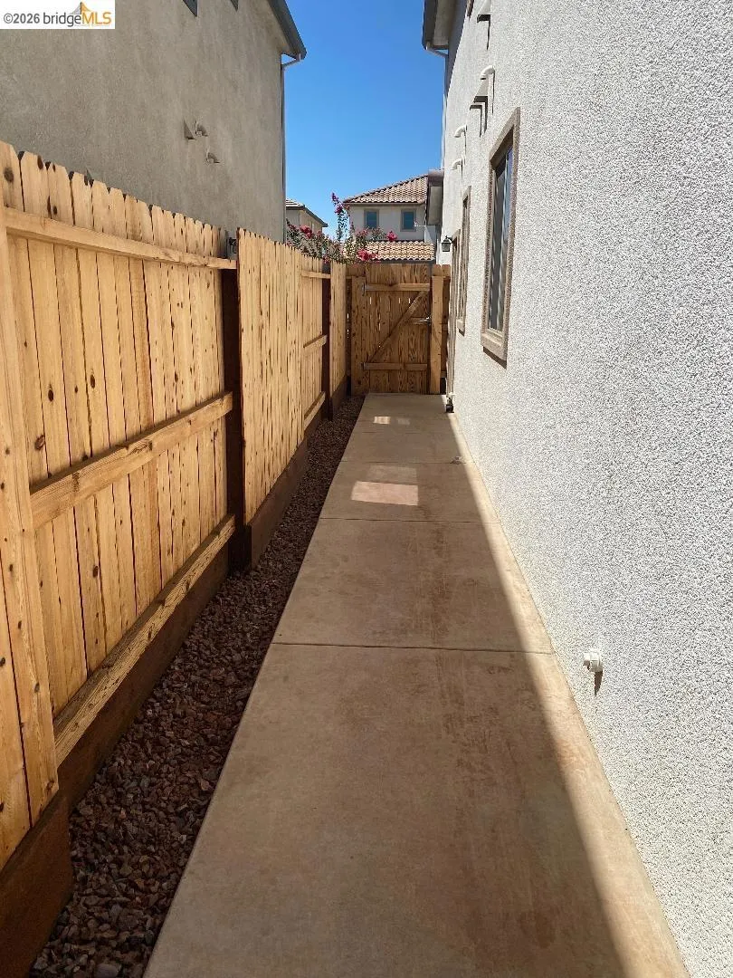 3636 Landmark Cir Modesto, CA 95356