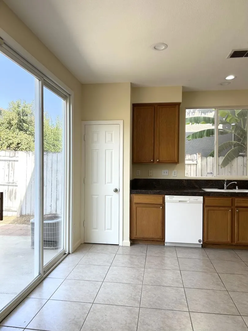 4863 Watseka Way Sacramento, CA 95835