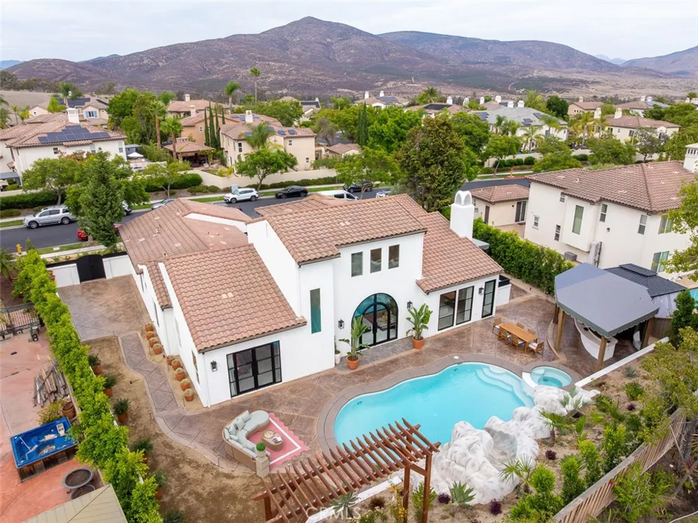 1328 N Paradise Ridge Way Chula Vista, CA 91915