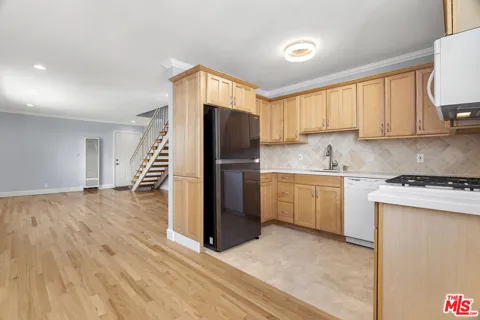 2435 3rd Street #10