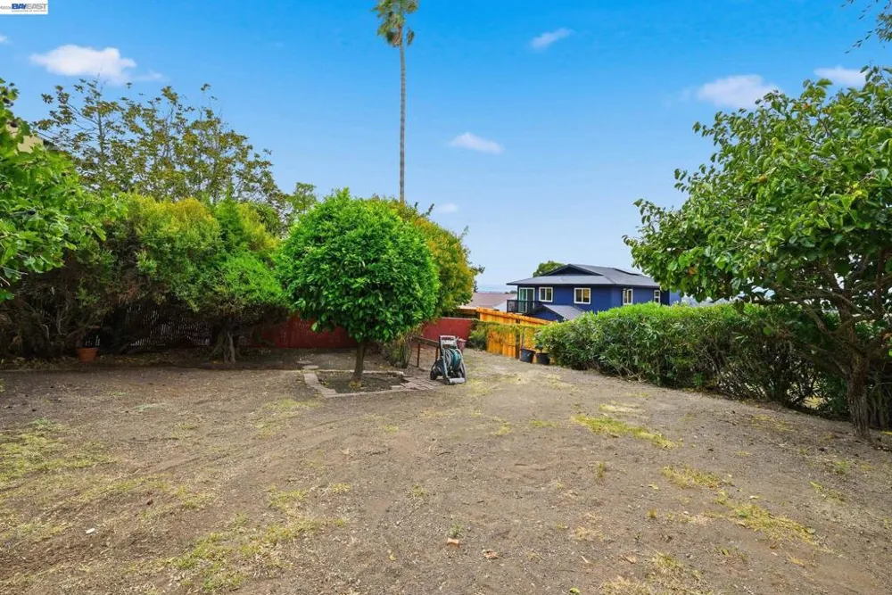 17119 Rolando Ave Castro Valley, CA 94546