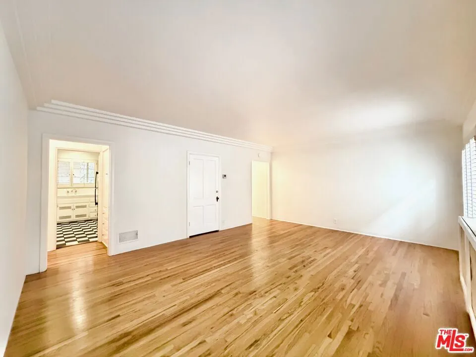 8472 Fountain Avenue West Hollywood, CA 90069