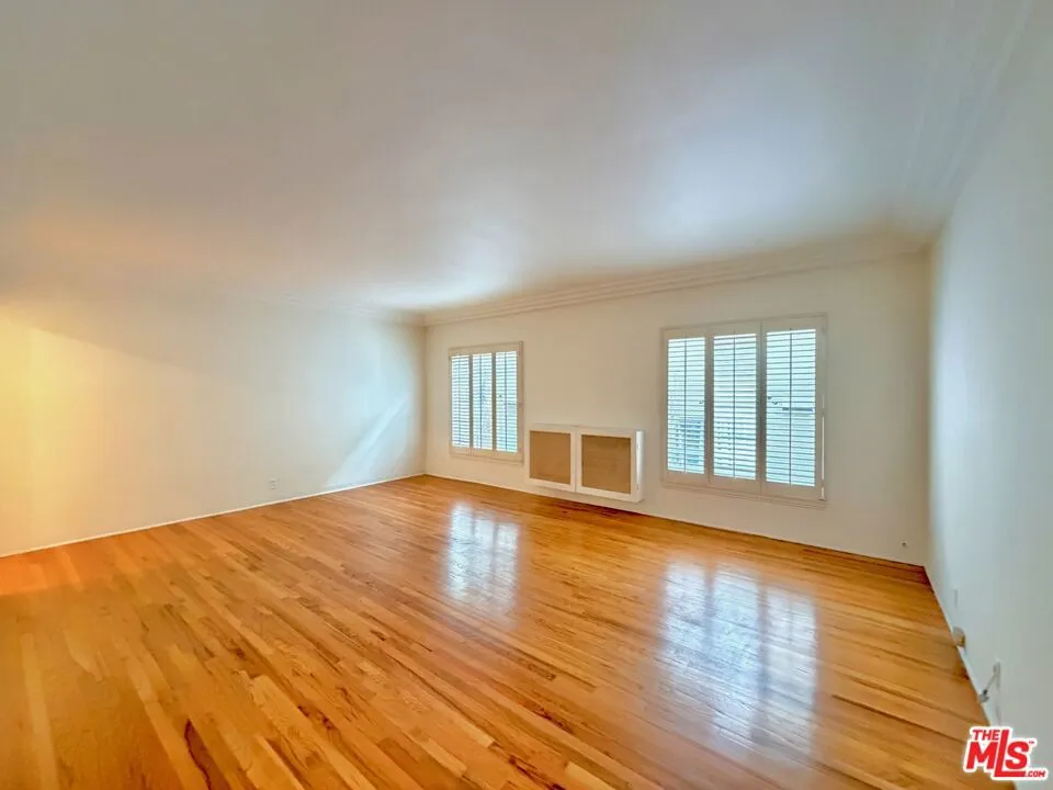 8472 Fountain Avenue West Hollywood, CA 90069