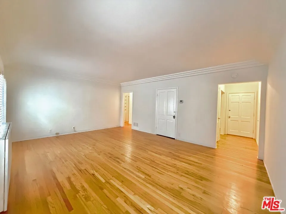 8472 Fountain Avenue West Hollywood, CA 90069