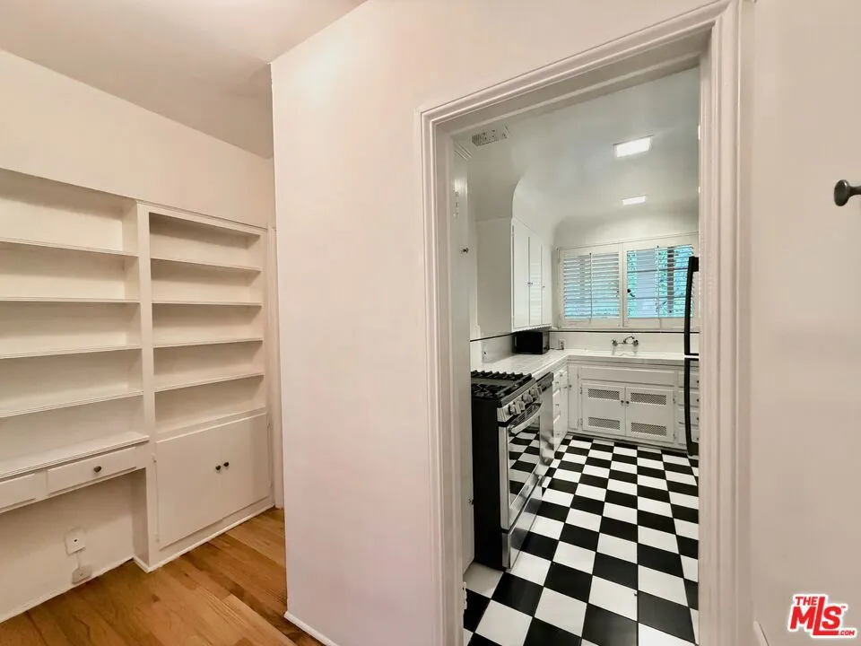 8472 Fountain Avenue West Hollywood, CA 90069