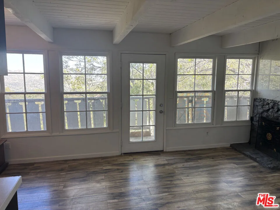1327 Evergreen Lane Lake Arrowhead, CA 92352
