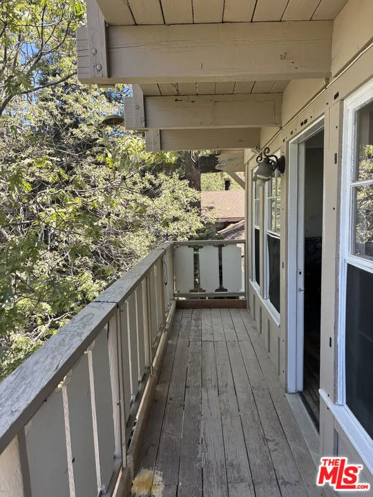 1327 Evergreen Lane Lake Arrowhead, CA 92352