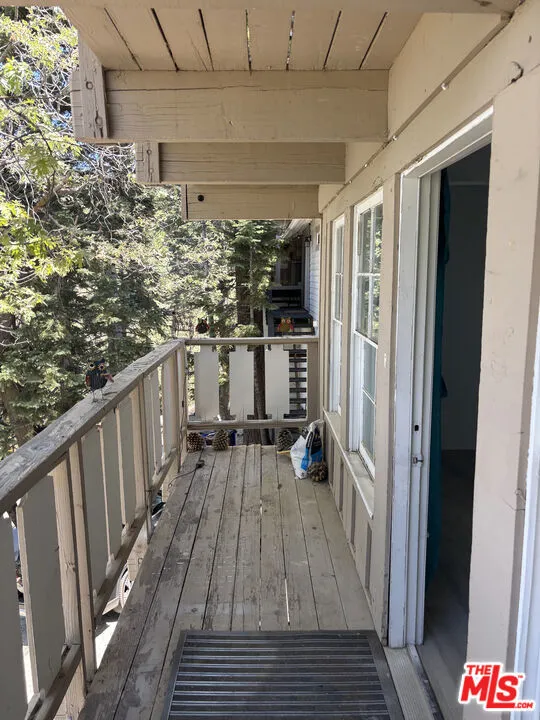 1327 Evergreen Lane Lake Arrowhead, CA 92352