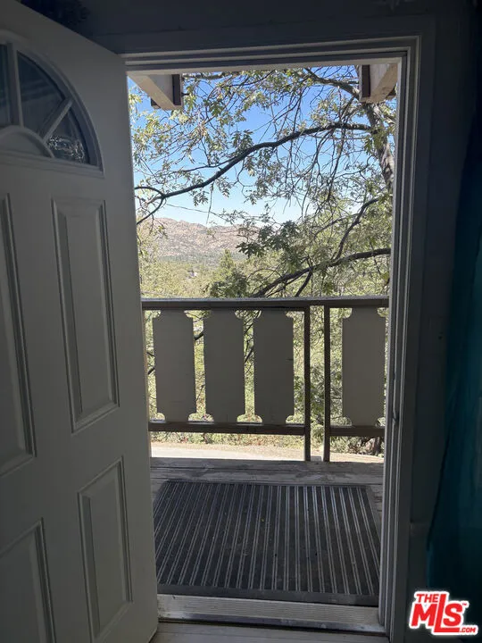 1327 Evergreen Lane Lake Arrowhead, CA 92352