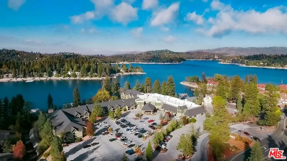 1327 Evergreen Lane Lake Arrowhead, CA 92352