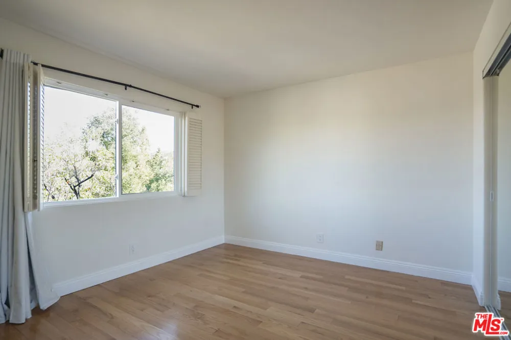 4245 Alhama Drive Woodland Hills, CA 91364