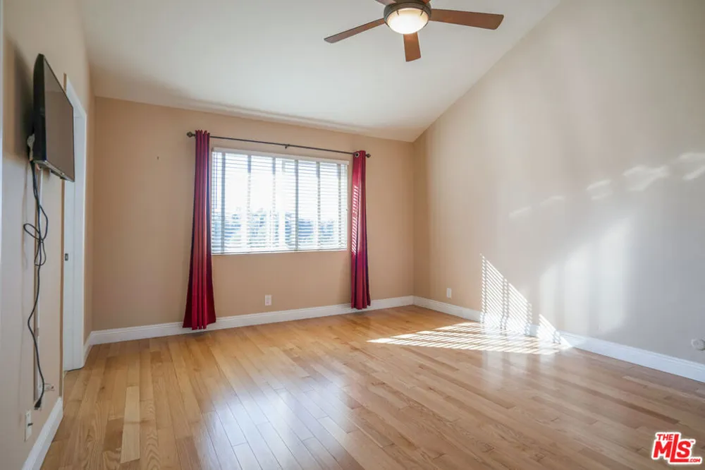 4245 Alhama Drive Woodland Hills, CA 91364