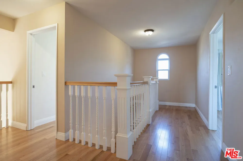 4245 Alhama Drive Woodland Hills, CA 91364