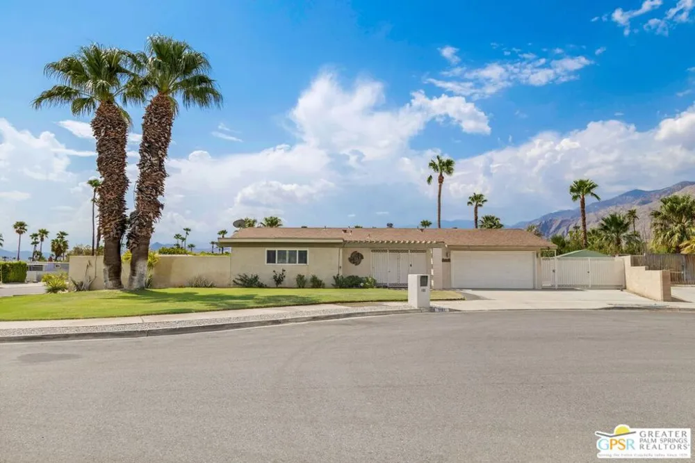 1181 E Estio Circle Palm Springs, CA 92262