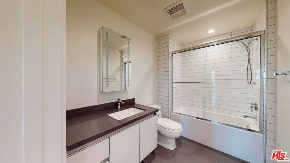 938 S Orange Grove Avenue #203 Los Angeles, CA 90036