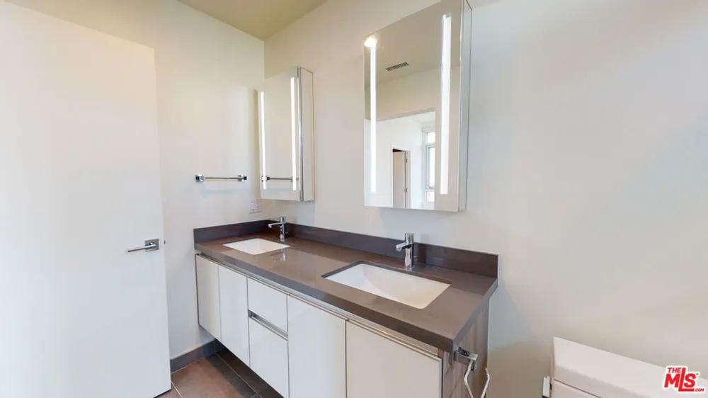 938 S Orange Grove Avenue #203 Los Angeles, CA 90036
