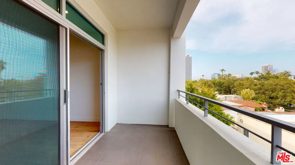 938 S Orange Grove Avenue #203 Los Angeles, CA 90036