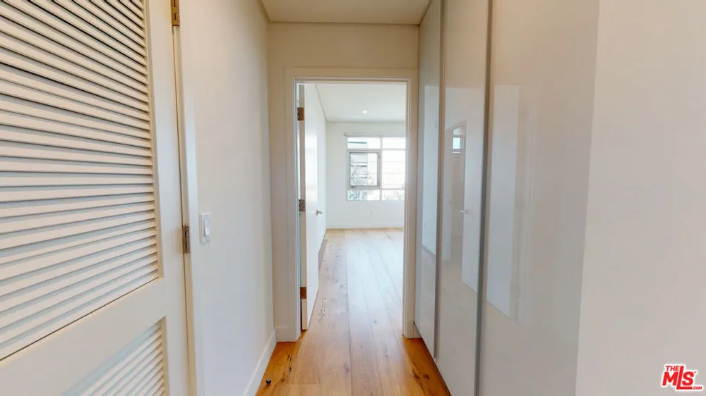 938 S Orange Grove Avenue #203 Los Angeles, CA 90036