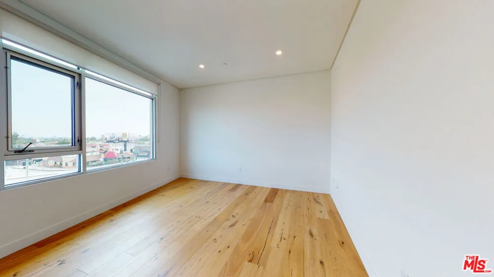 938 S Orange Grove Avenue #203 Los Angeles, CA 90036