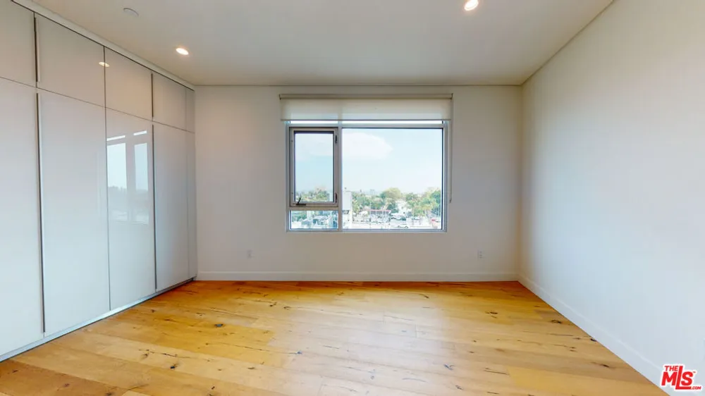 938 S Orange Grove Avenue #203 Los Angeles, CA 90036