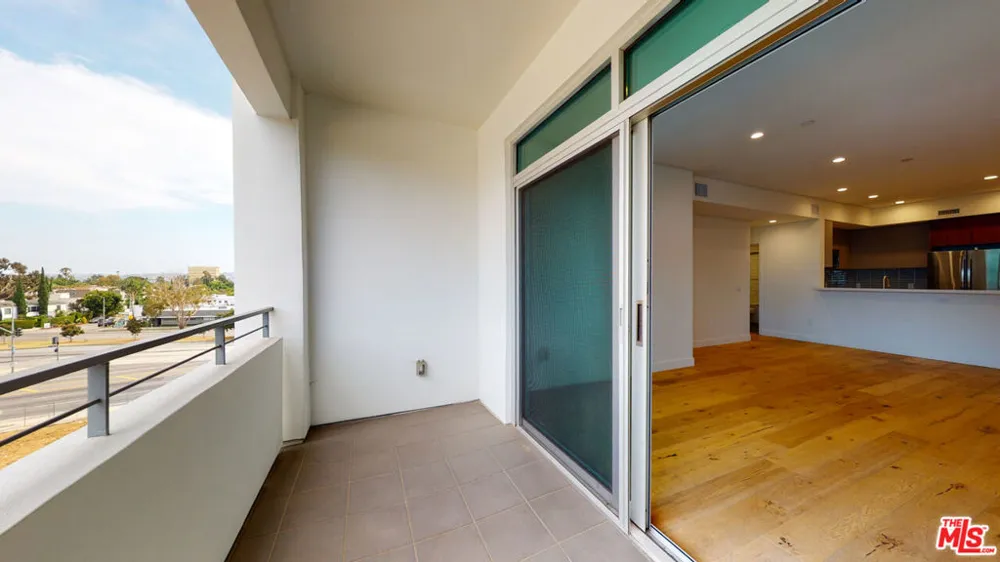 938 S Orange Grove Avenue #203 Los Angeles, CA 90036