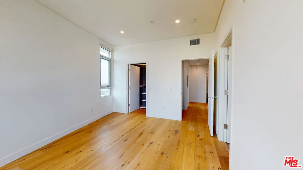 938 S Orange Grove Avenue #203 Los Angeles, CA 90036