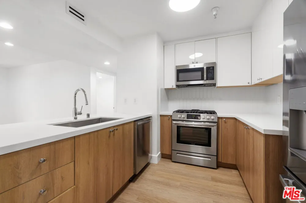 16100 W Sunset Boulevard #201 Pacific Palisades, CA 90272