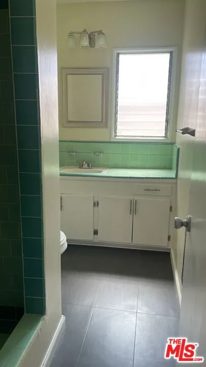 1044 2nd Street #B Santa Monica, CA 90403