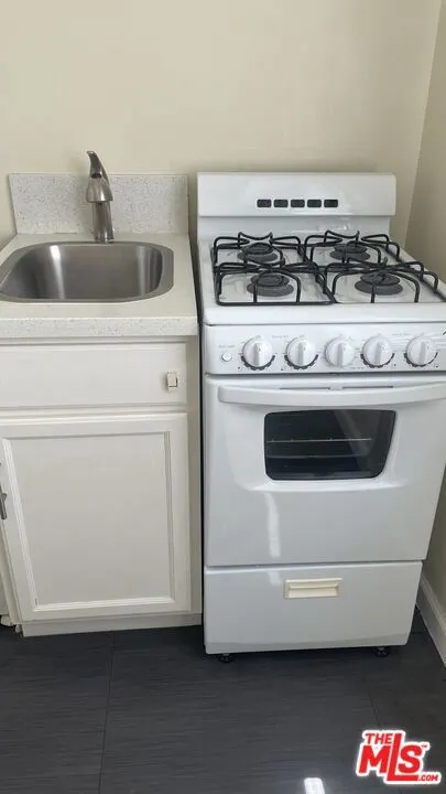 1044 2nd Street #B Santa Monica, CA 90403