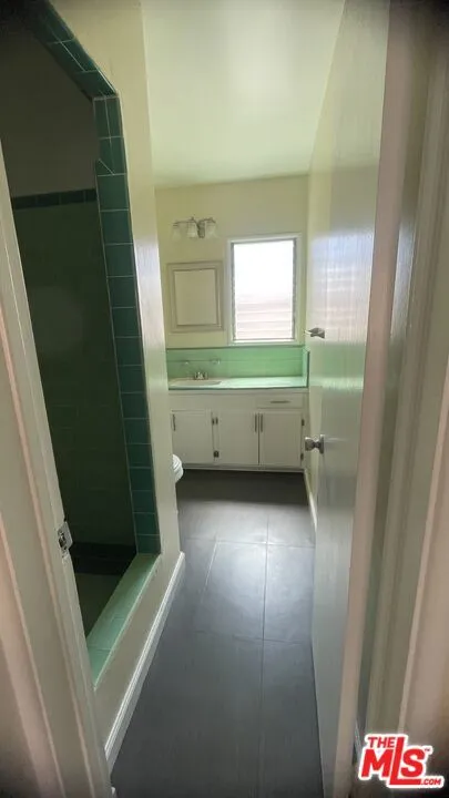 1044 2nd Street #B Santa Monica, CA 90403