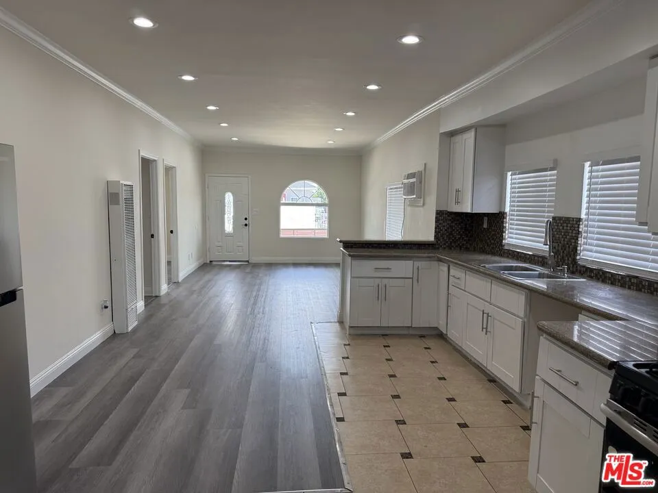 1026 E 42nd Street Los Angeles, CA 90011