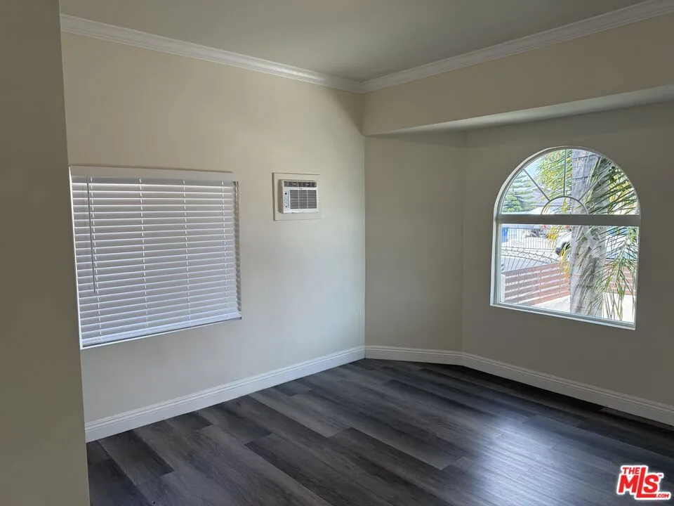 1026 E 42nd Street Los Angeles, CA 90011