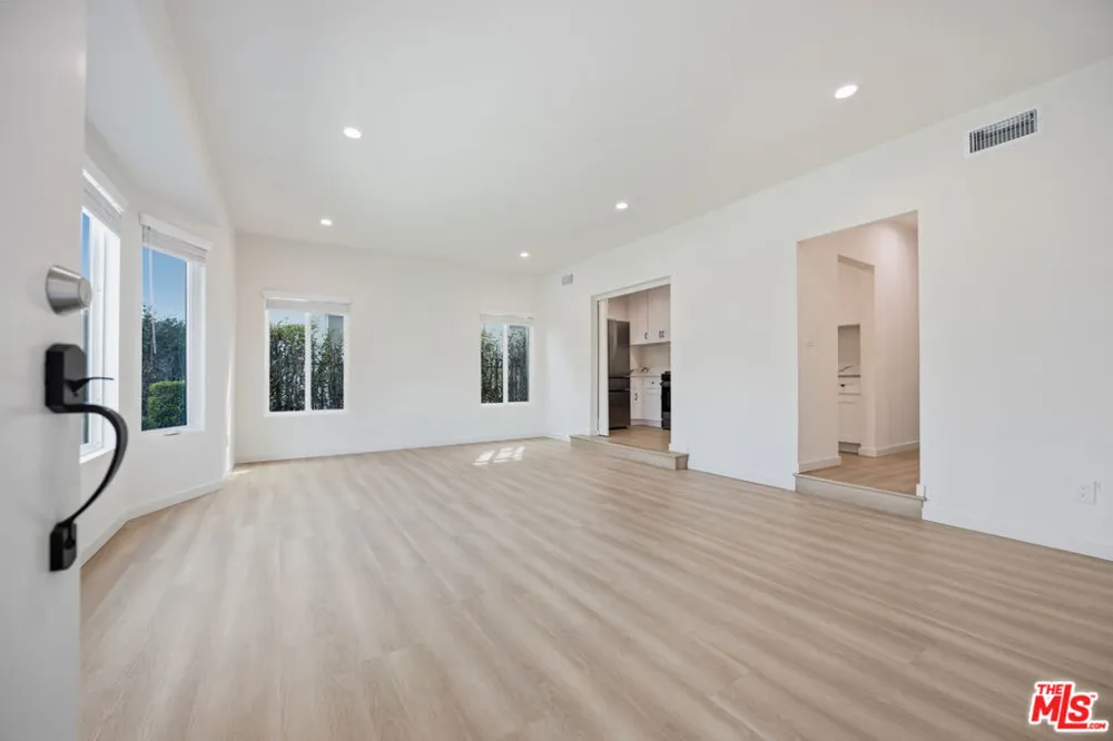 3015 Stocker Place Los Angeles, CA 90008