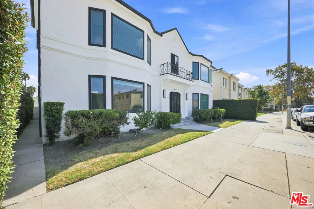 3015 Stocker Place Los Angeles, CA 90008
