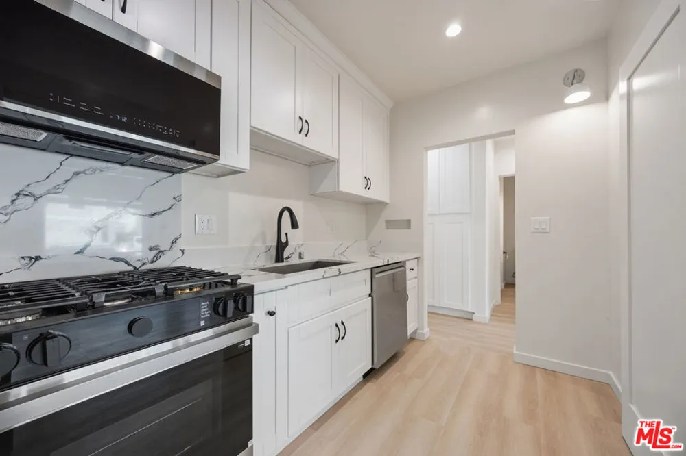 3015 Stocker Place Los Angeles, CA 90008