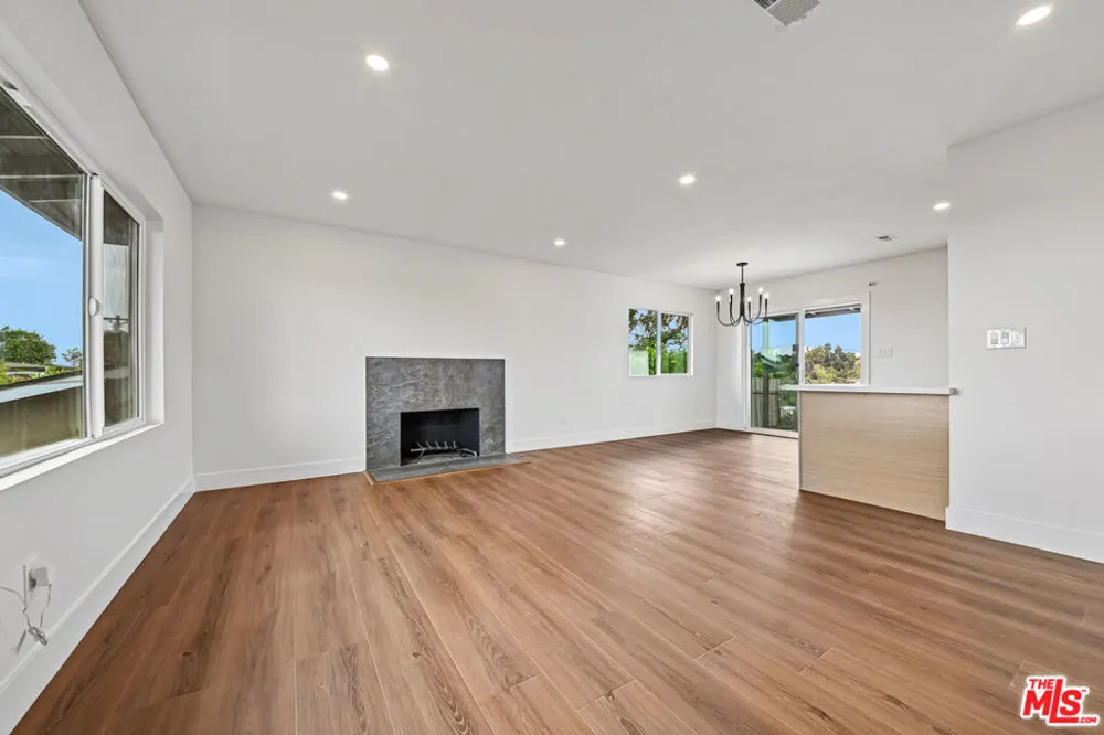 1459 Avenue 57 Los Angeles, CA 90042