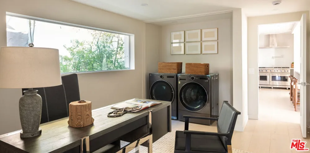 8515 Hedges Way Los Angeles, CA 90069