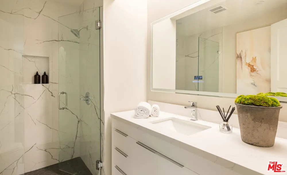 8515 Hedges Way Los Angeles, CA 90069