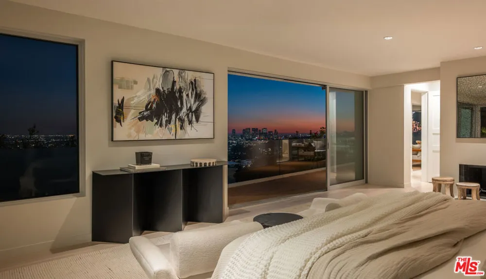 8515 Hedges Way Los Angeles, CA 90069