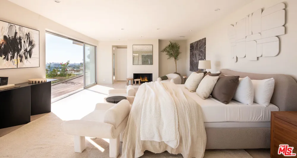 8515 Hedges Way Los Angeles, CA 90069