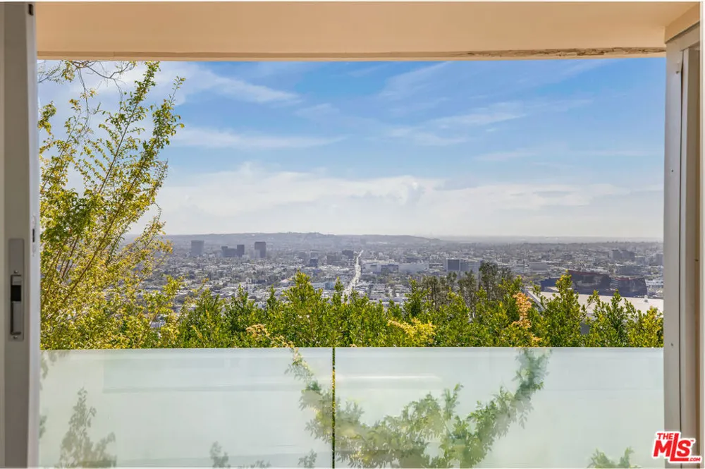 8515 Hedges Way Los Angeles, CA 90069