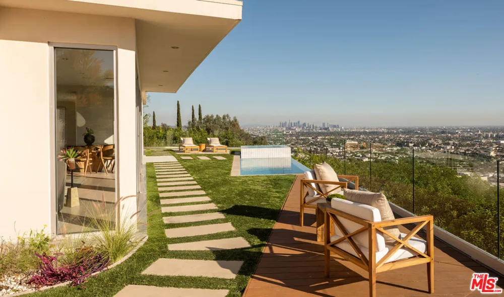 8515 Hedges Way Los Angeles, CA 90069
