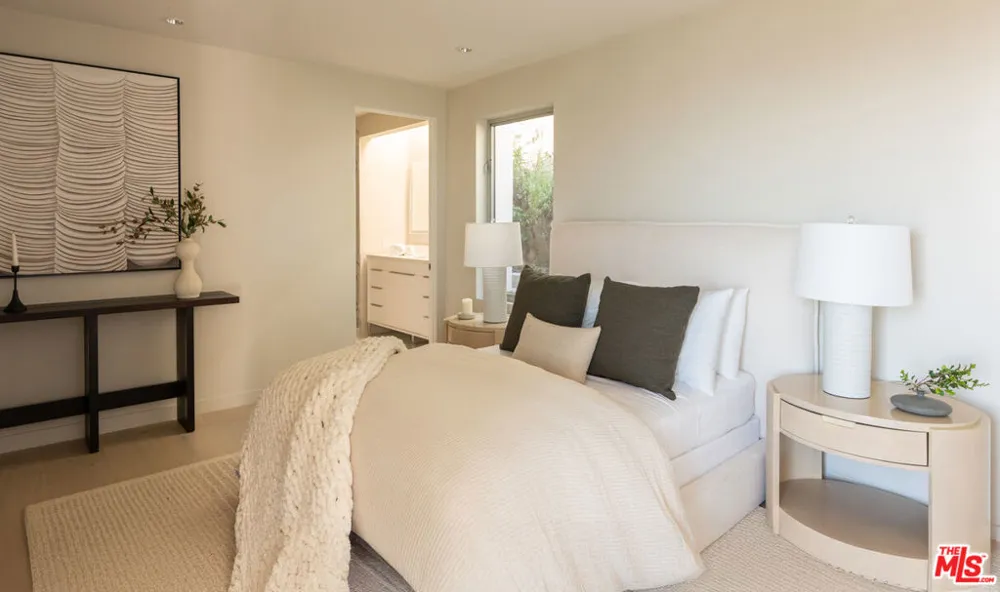 8515 Hedges Way Los Angeles, CA 90069
