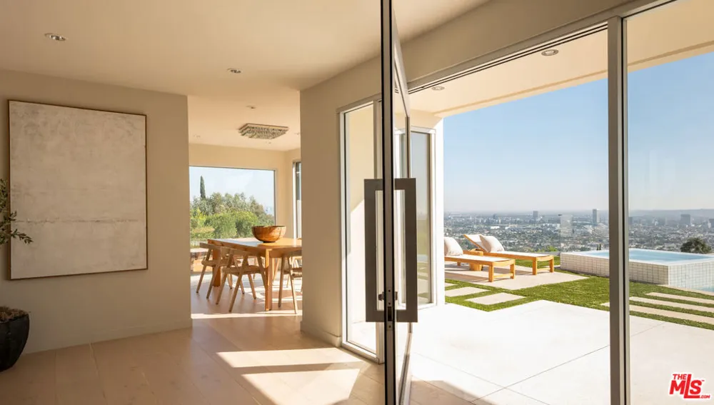 8515 Hedges Way Los Angeles, CA 90069